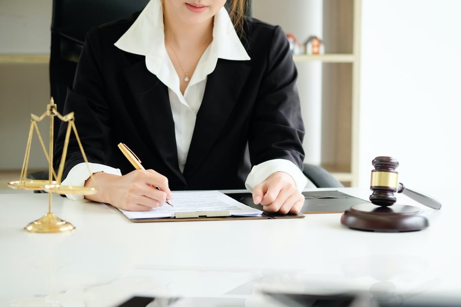 5 Essential Factors to Consider in Hiring Immigration Lawyers